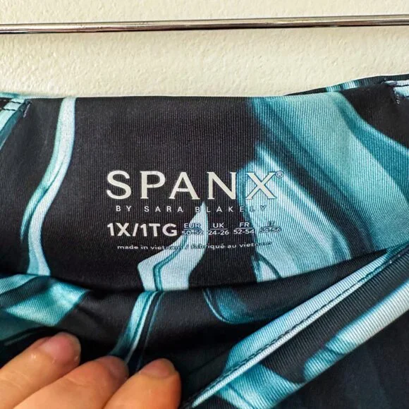 Spanx Blue Marble Print Leggings - Size 1X - Picture 7 of 10